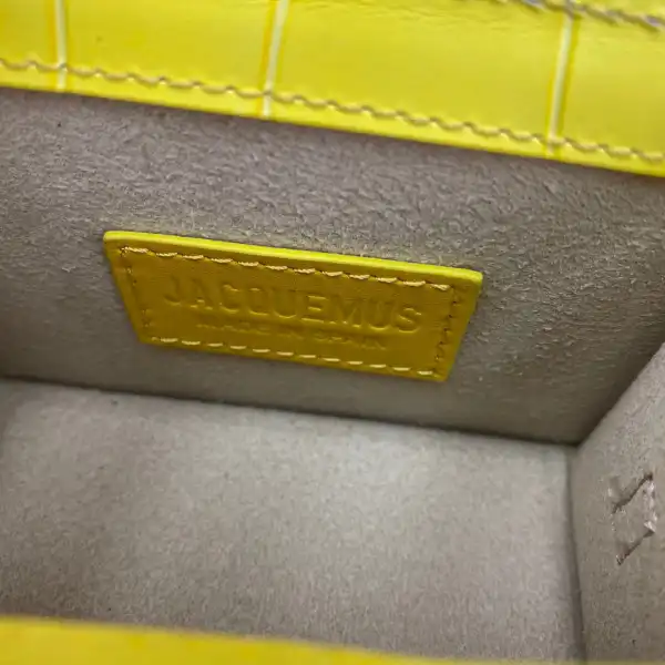 TO JACQUEMUS Le Chiquito Mini Bag 0125