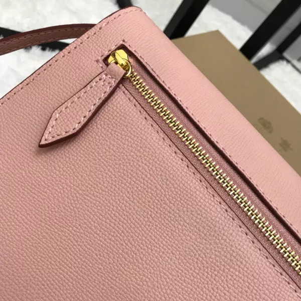 TO Burberry Crossbody Bag 0120