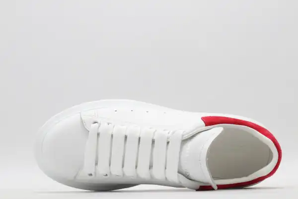 TO ALEXANDER MCQUEEN Oversized Sneaker 0129