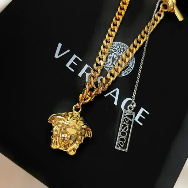 TO VERSACE NECKLACE 0129