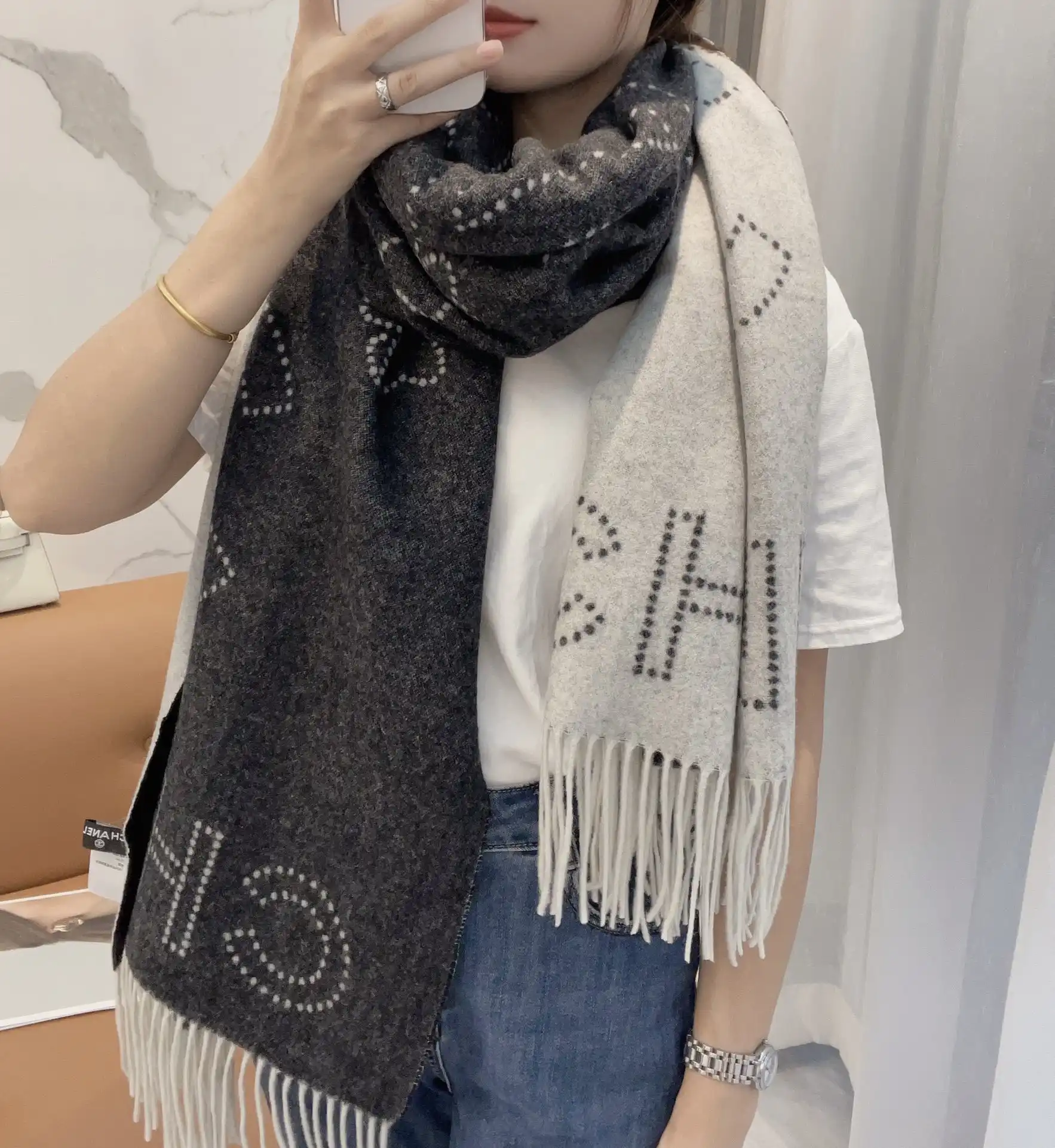 TO CL Scarf 0124