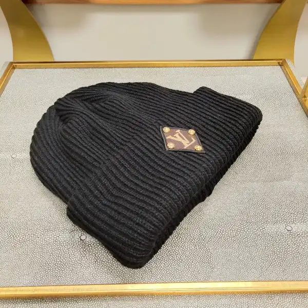 TO LOUIS VUITTON HAT 0124