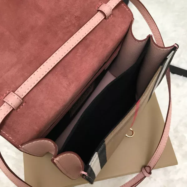 TO Burberry Crossbody Bag 0120