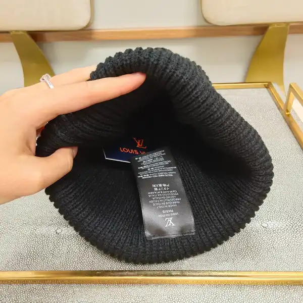 TO LOUIS VUITTON HAT 0124