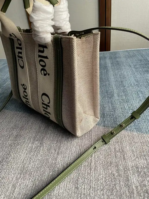 TO CHLOÉ SMALL WOODY TOTE BAG WITH STRAP 0123