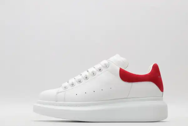 TO ALEXANDER MCQUEEN Oversized Sneaker 0129