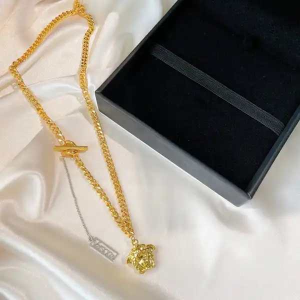 TO VERSACE NECKLACE 0129