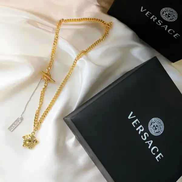 TO VERSACE NECKLACE 0129