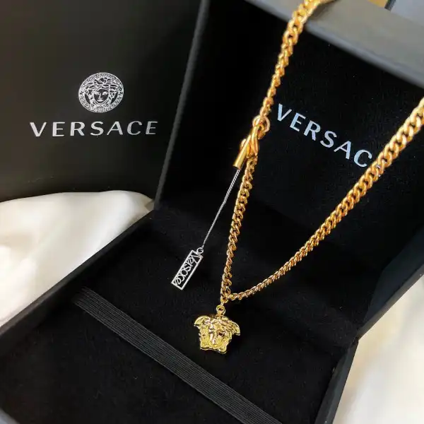 TO VERSACE NECKLACE 0129