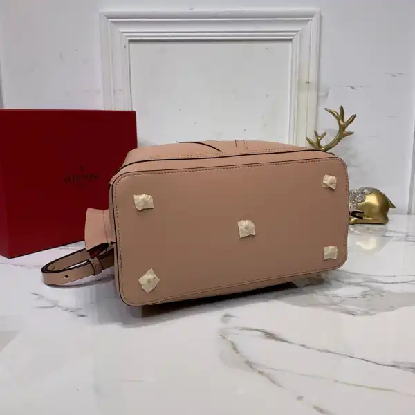 TO VALENTINO GARAVANI ESCAPE TOTE BAG 0127