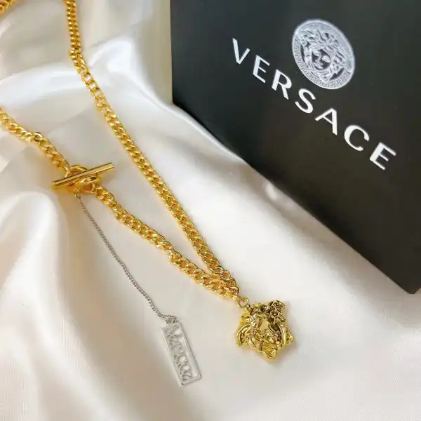 TO VERSACE NECKLACE 0129