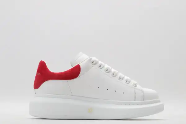 TO ALEXANDER MCQUEEN Oversized Sneaker 0129