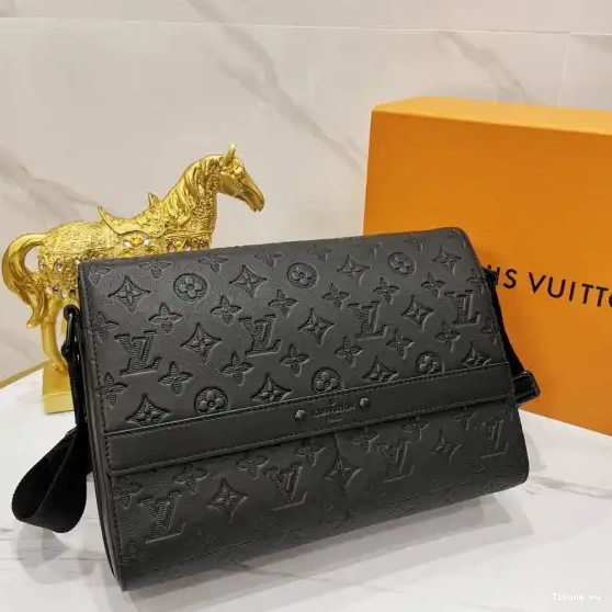 TO VUITTON LOUIS MESSENGER SPRING 0223