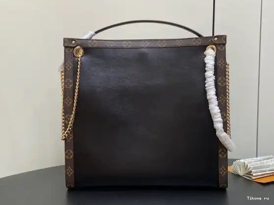 TO Vuitton Nova MM Louis 0227