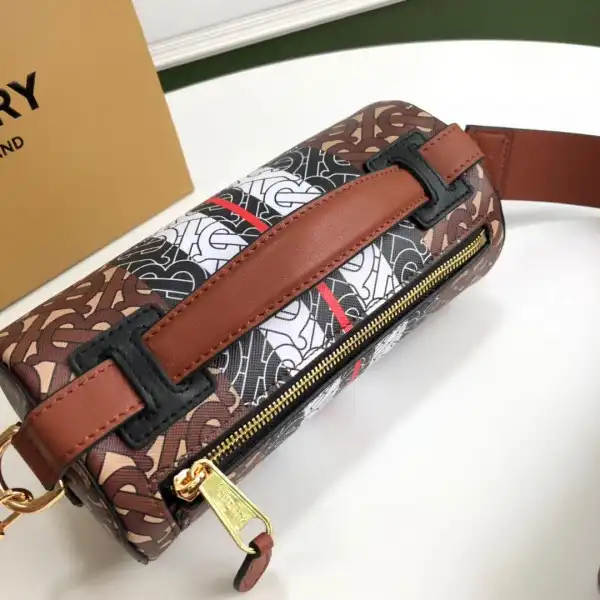 TO BURBERRY BARREL BAG 0207