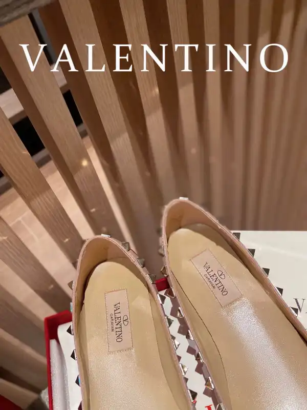 TO VALENTINO ROCKSTUD FLAT 0204