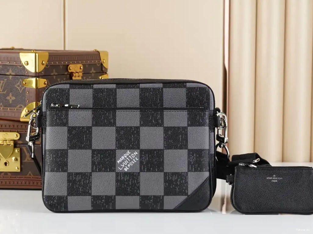 TO MESSENGER LOUIS VUITTON TRIO 0213