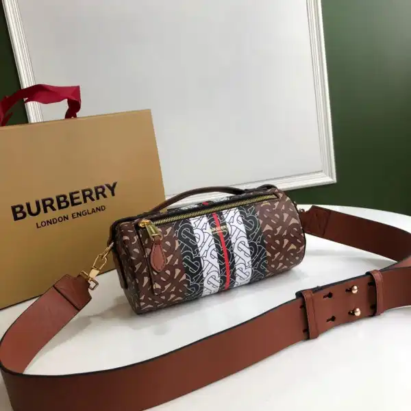 TO BURBERRY BARREL BAG 0207