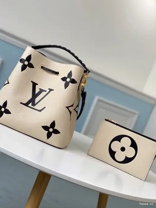 TO LOUIS VUITTON NÉONOÉ 0219