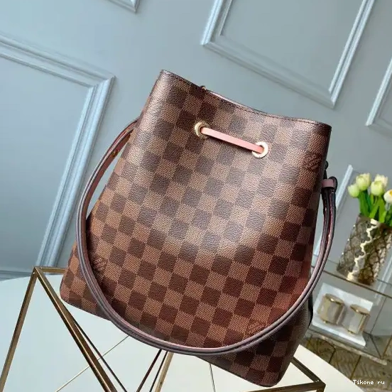 TO VUITTON NÉONOÉ LOUIS 0220