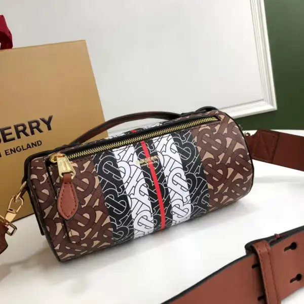 TO BURBERRY BARREL BAG 0207