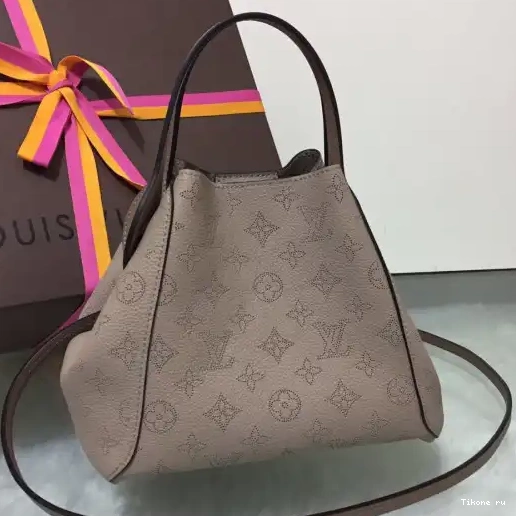 TO PM HINA LOUIS VUITTON 0222