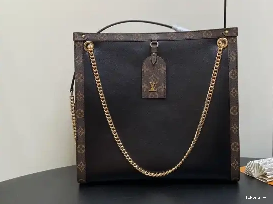 TO Vuitton Nova MM Louis 0227