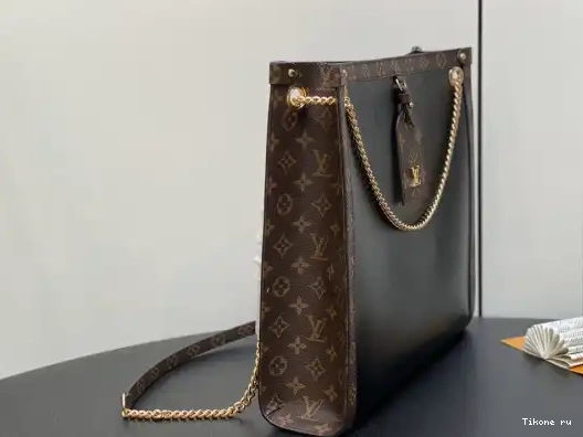 TO Vuitton Nova MM Louis 0227