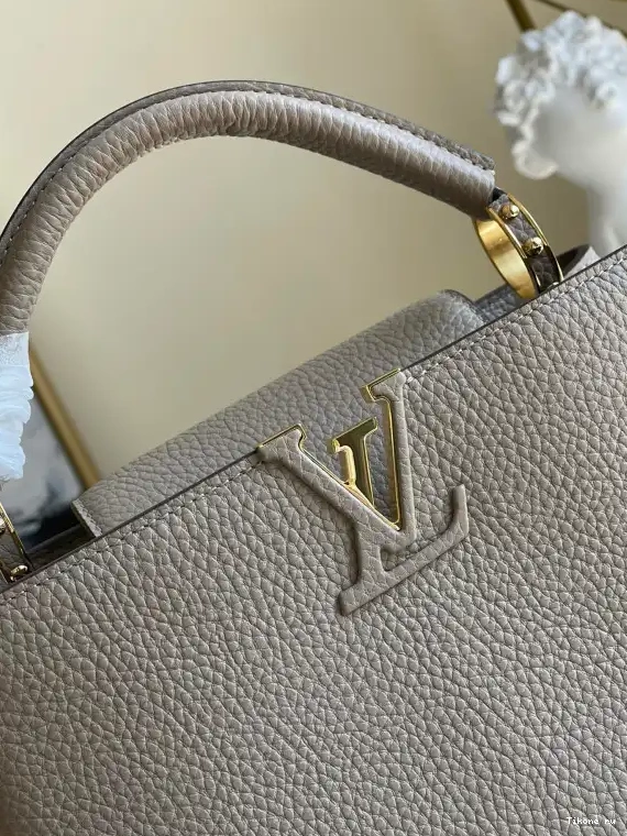 TO CAPUCINES LOUIS VUITTON BB 0223