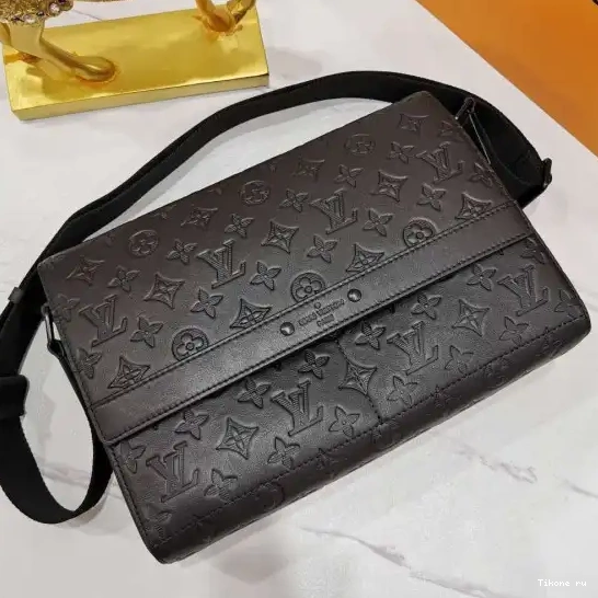 TO VUITTON LOUIS MESSENGER SPRING 0223