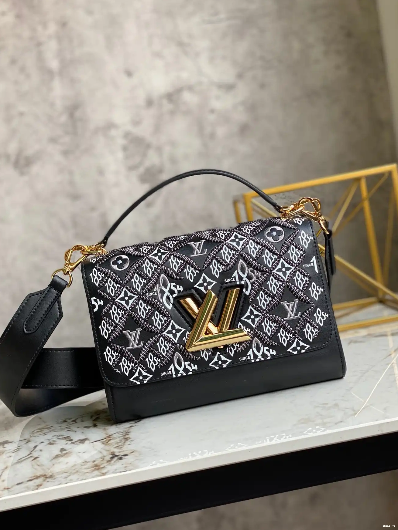 TO LOUIS MM 1854 TWIST SINCE VUITTON 0211