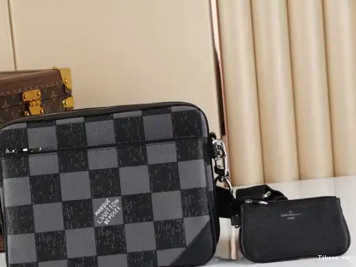 TO MESSENGER LOUIS VUITTON TRIO 0213