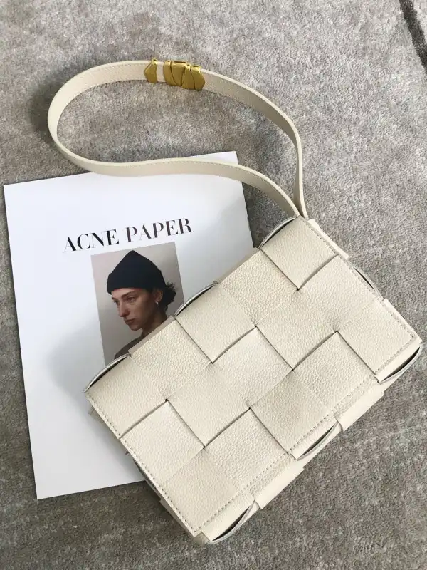 TO BOTTEGA VENETA CASSETTE 0203