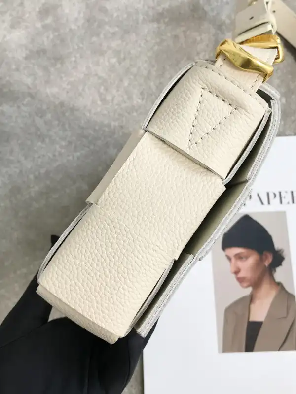 TO BOTTEGA VENETA CASSETTE 0203