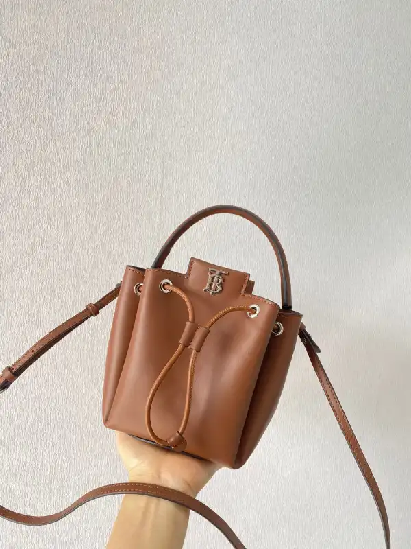 TO BURBERRY Bucket Bag 0207