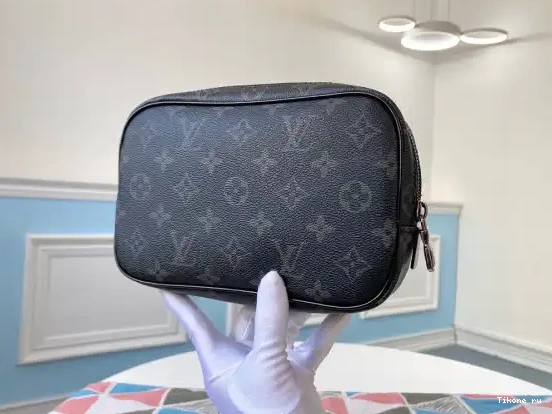 TO TOILETRY VUITTON POUCH LOUIS PM 0213