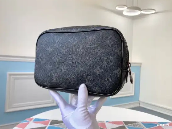 TO TOILETRY VUITTON POUCH LOUIS PM 0213