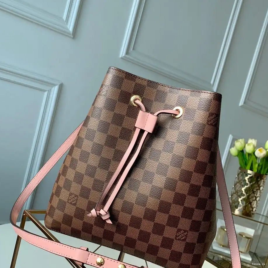 TO VUITTON NÉONOÉ LOUIS 0220