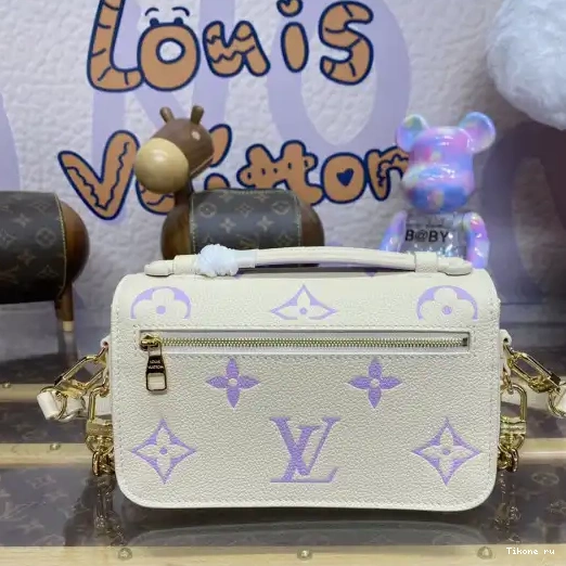 TO LOUIS WEST POCHETTE VUITTON EAST METIS 0222