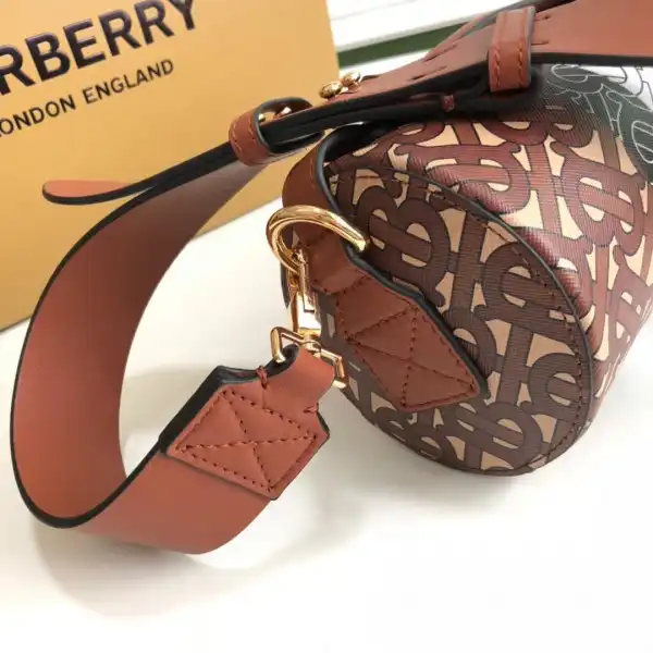 TO BURBERRY BARREL BAG 0207