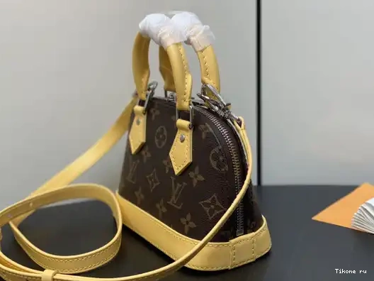 TO Nano Alma-18*12*8cm VUITTON LOUIS 0226