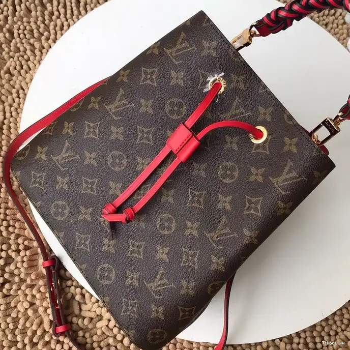 TO LOUIS VUITTON NÉONOÉ 0217