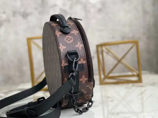 TO VUITTON LOUIS BOX WHEEL 0213