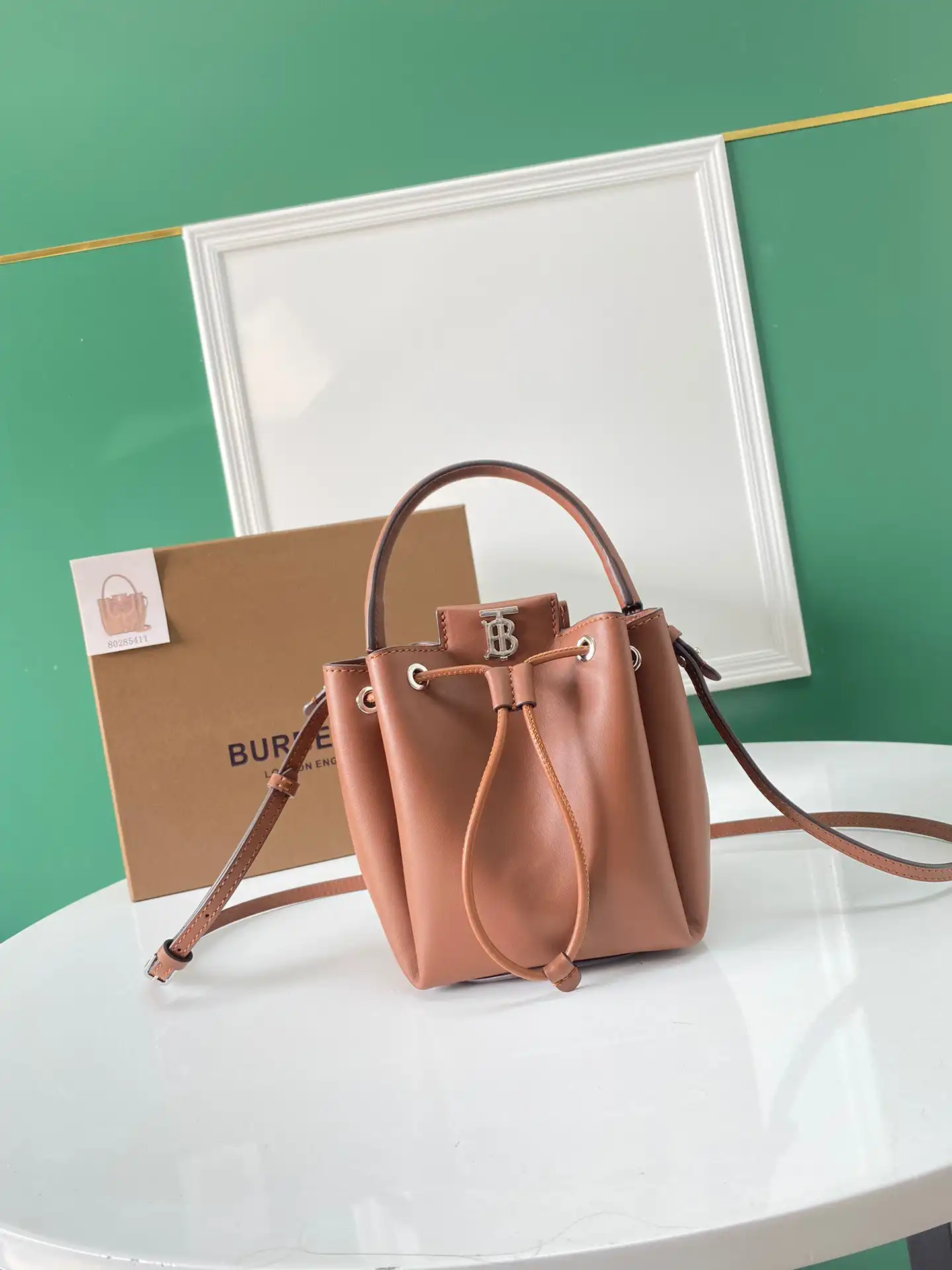 TO BURBERRY Bucket Bag 0207