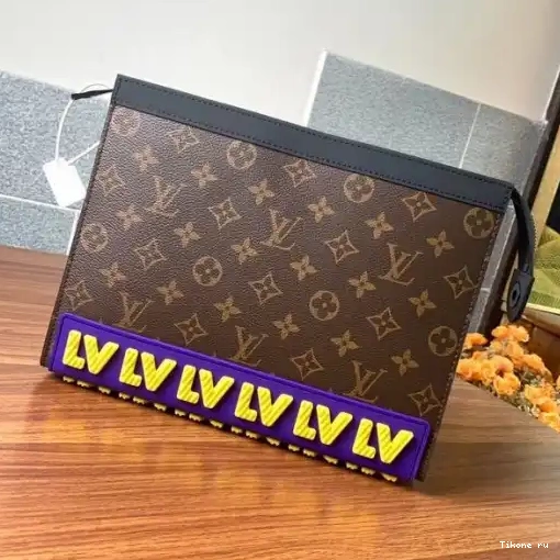 TO LOUIS VOYAGE VUITTON MM POCHETTE 0226