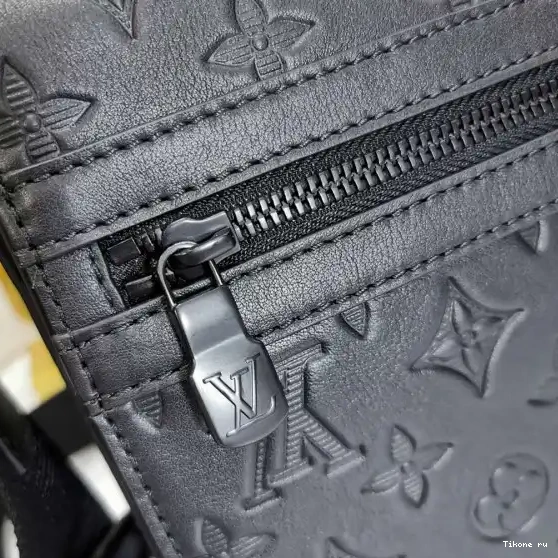 TO VUITTON LOUIS MESSENGER SPRING 0223