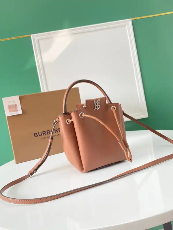 TO BURBERRY Bucket Bag 0207