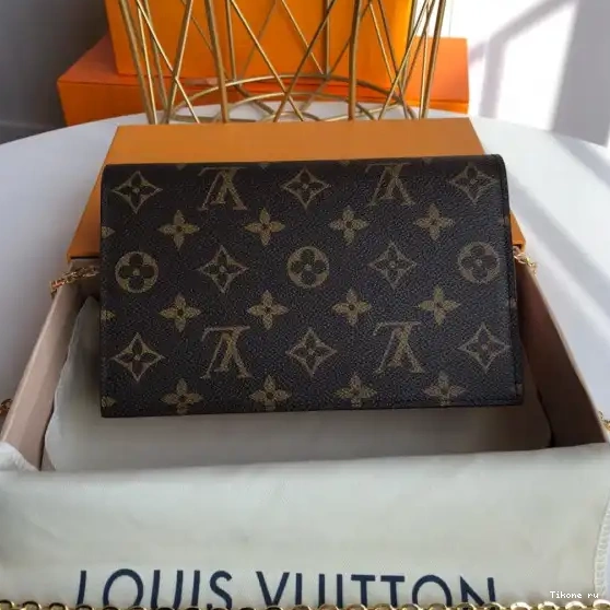 TO LOUIS FLORE VUITTON CHAIN WALLET 0224