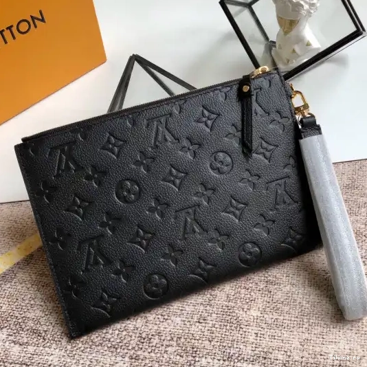 TO POCHETTE LOUIS MÉLANIE VUITTON MM 0222