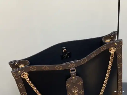 TO Vuitton Nova MM Louis 0227